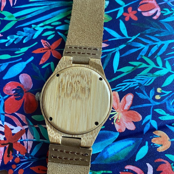 Bamboo watch - Picture 4 of 4
